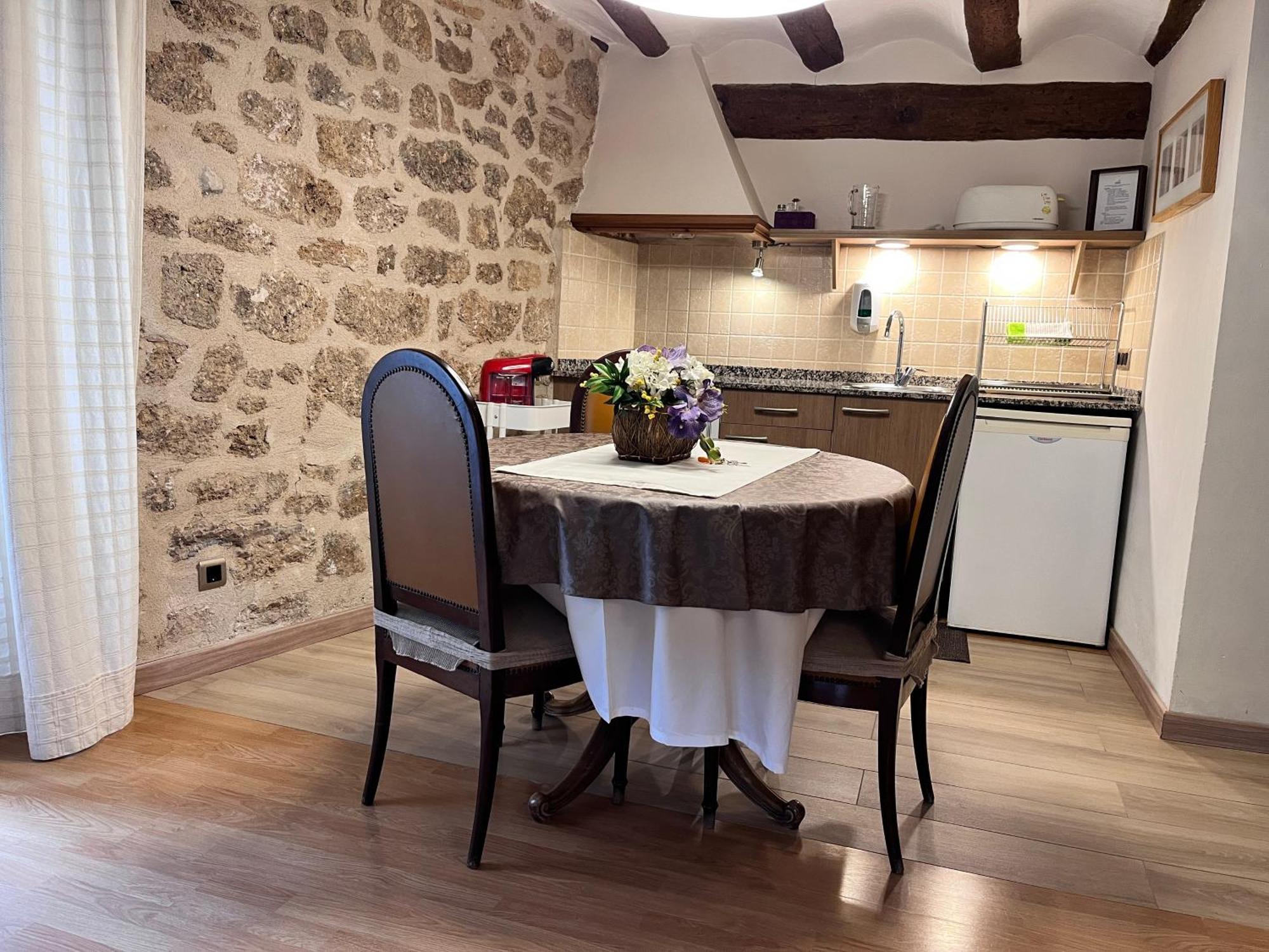 Apartamentos Can Juver Бесейте Экстерьер фото
