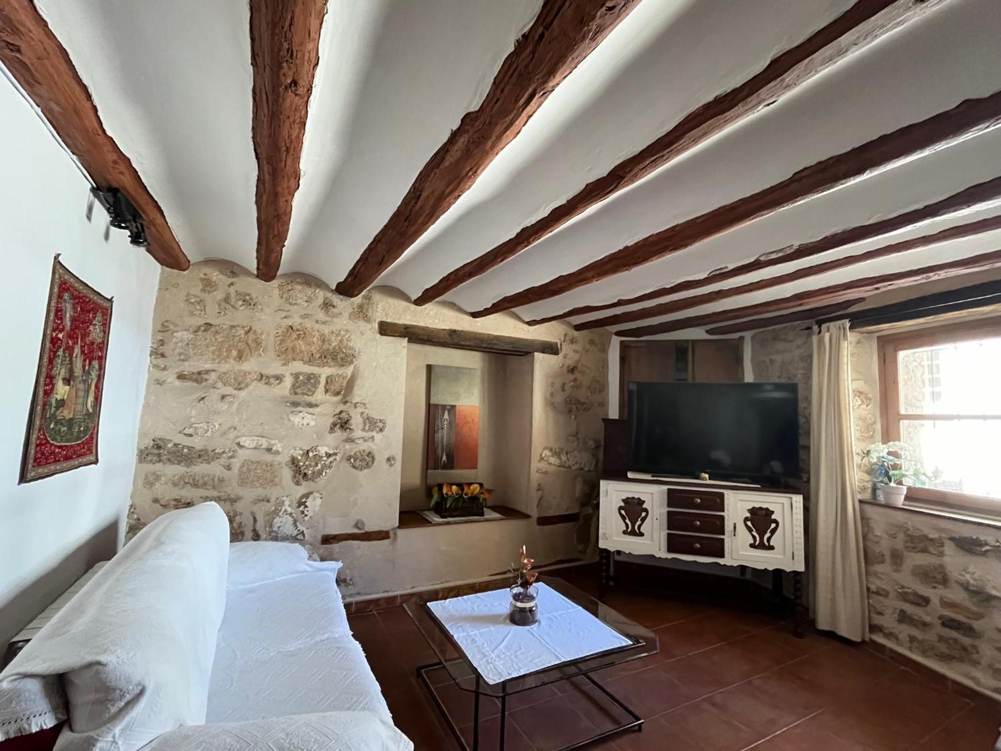 Apartamentos Can Juver Бесейте Экстерьер фото