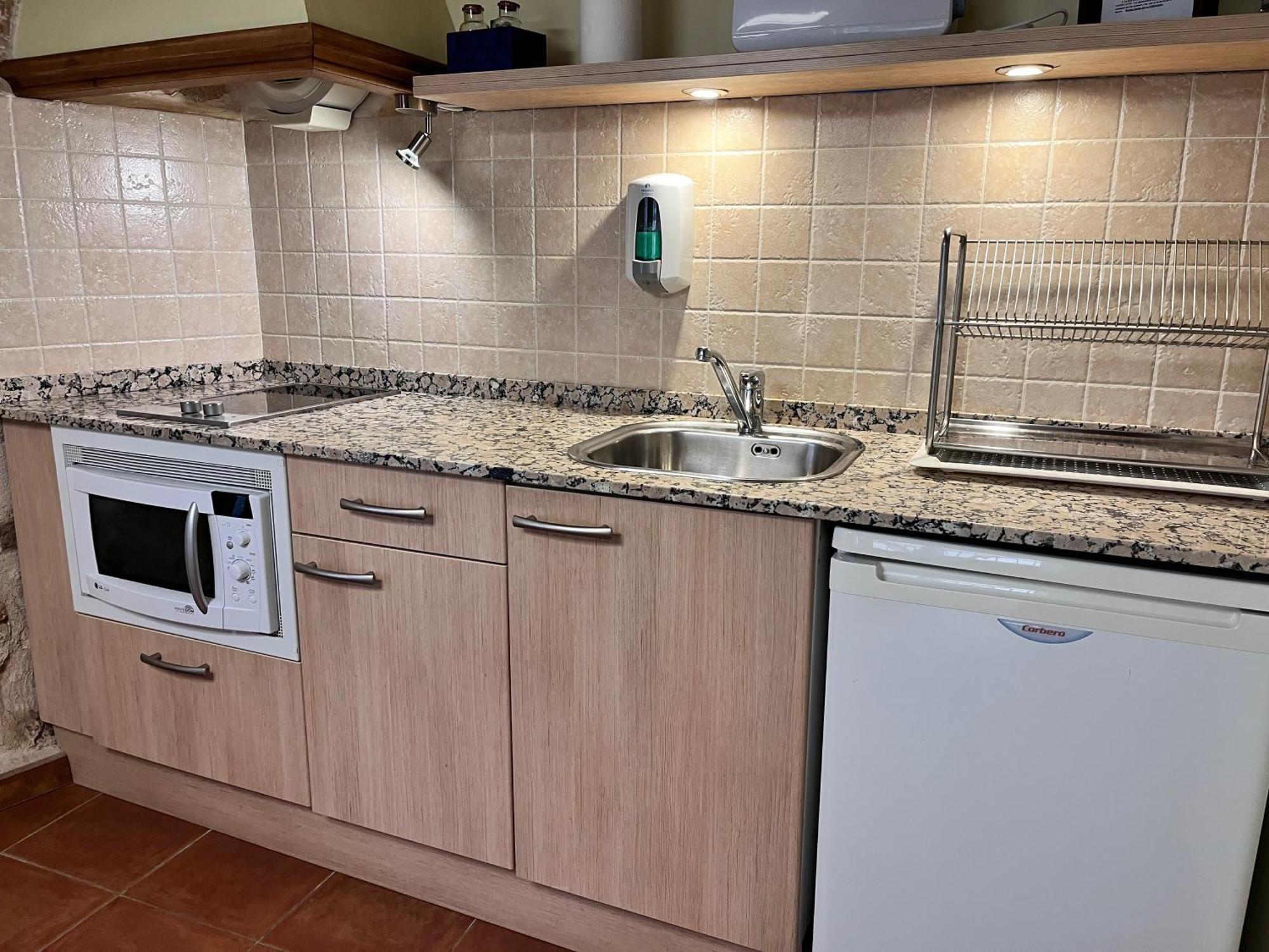 Apartamentos Can Juver Бесейте Экстерьер фото